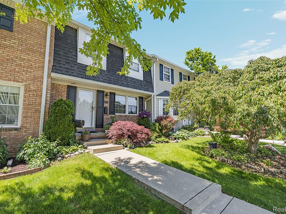 1st image of 42683 Savoy Ct