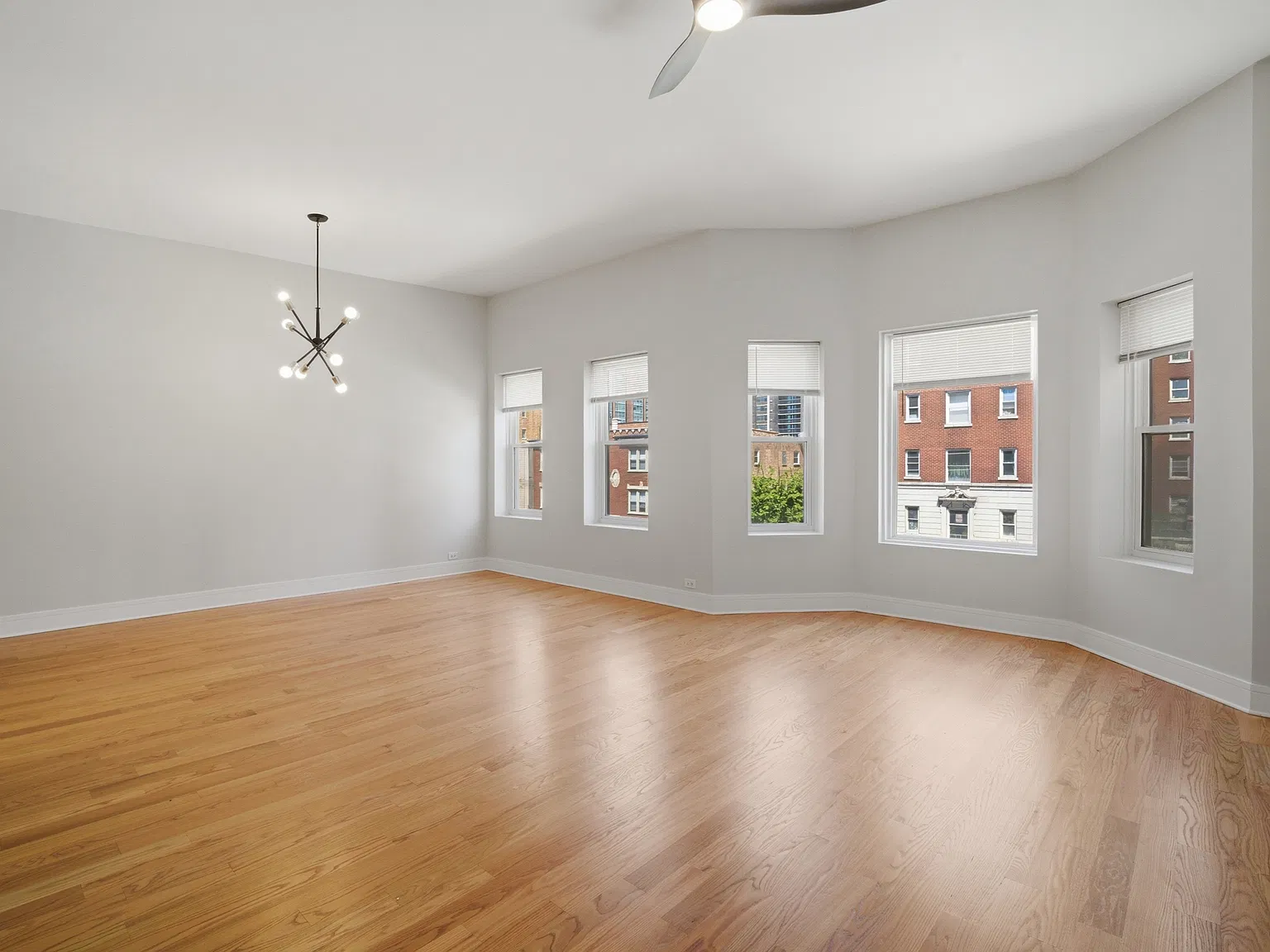 3 bed, 1.5 bath, 1400 sqft, $3,250 — Photo 4