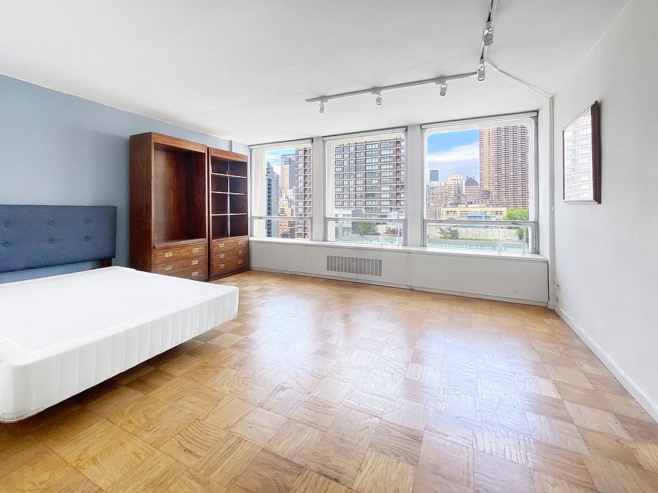 1st image of 300 E 33rd St APT 15F