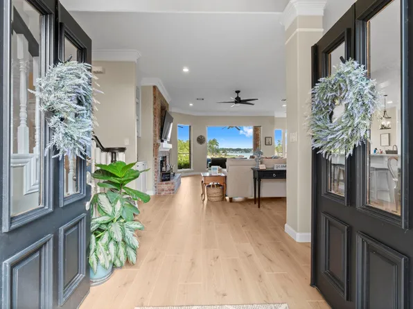 18818 E Cool Breeze Ln, Montgomery, TX 77356