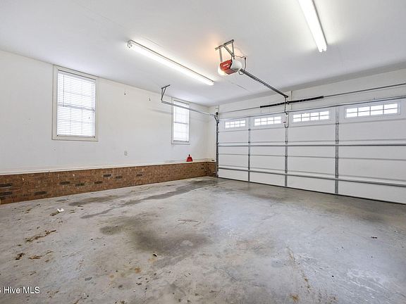 5th image of 2741 Beddard Road