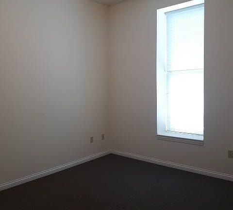 4th image of 112 E Main St APT 2B
