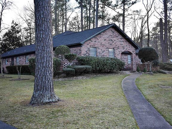 3rd image of 703 W Woodland St