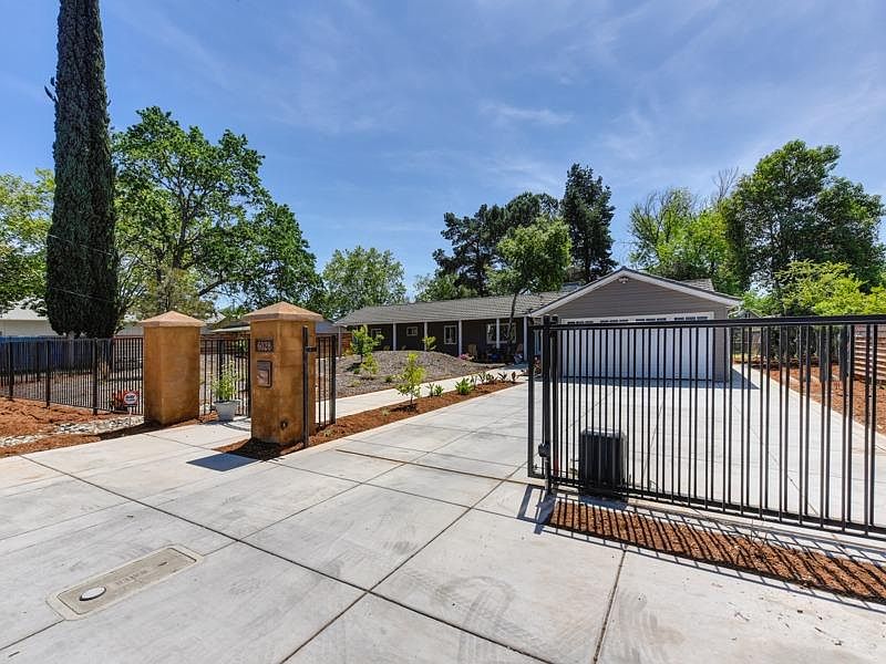 2nd image of 6028 Sutter Ave