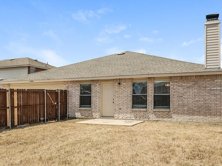 2908 Cottage Ln — Photo 15