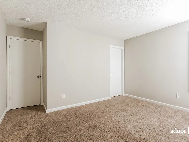 2415 Woodfield Blvd — Photo 8