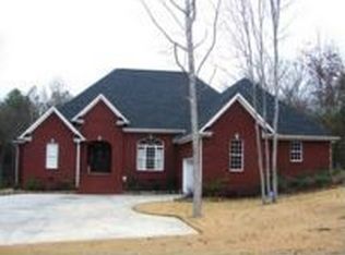 107 Sweetwater Ln, Rainbow City, AL 35906
