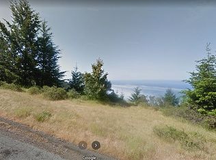 2449 Toth Rd, Whitethorn, CA 95589