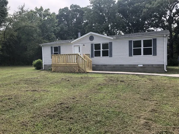 132 Denning Ln, Cottontown, TN 37048