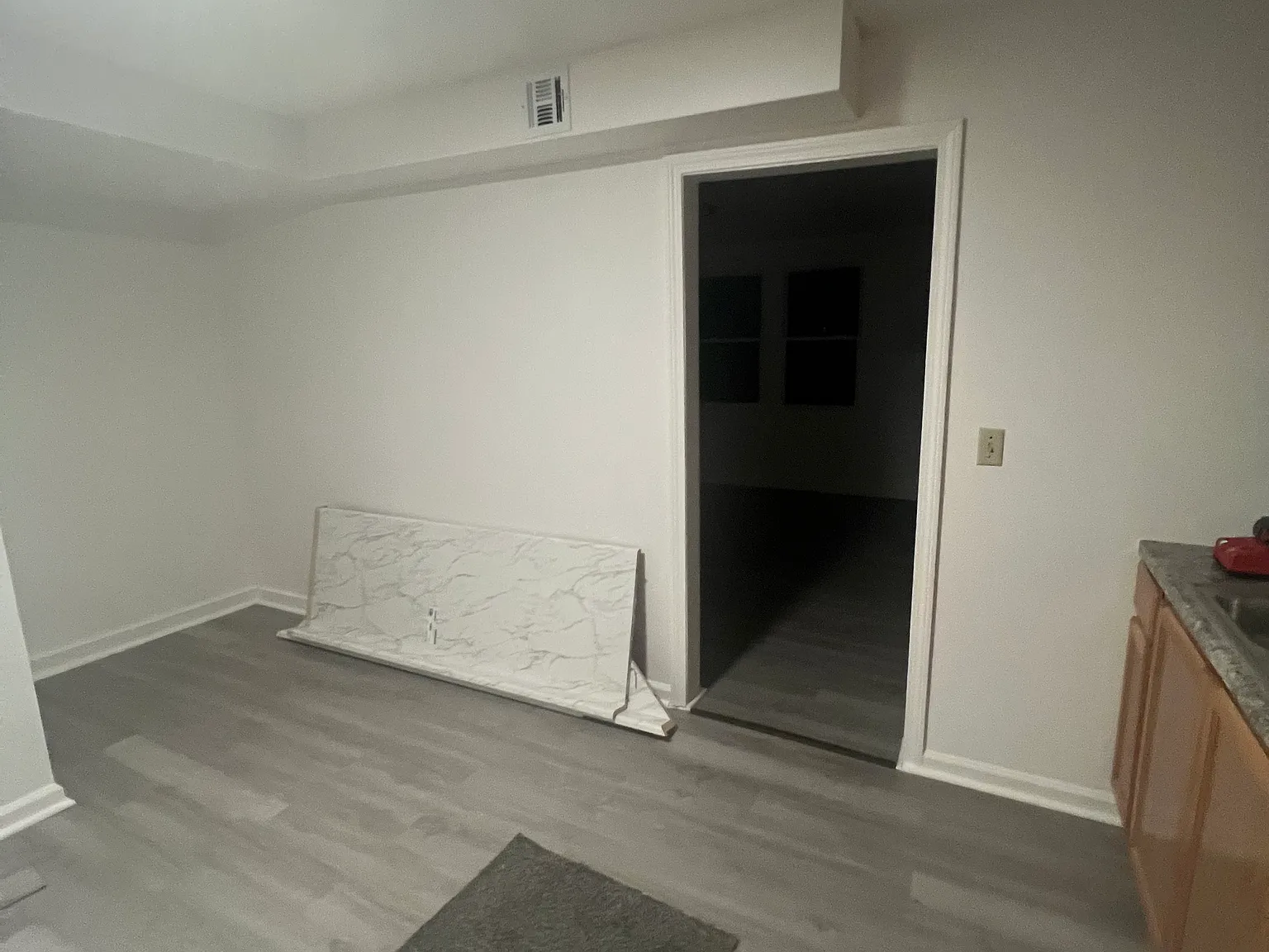 2 bed, 1000 sqft, $1,200 — Photo 2