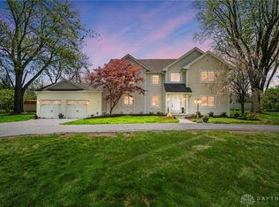 72 E Social Row Rd, Dayton, OH 45458