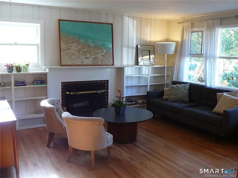 19 Hickory Dr — Photo 4
