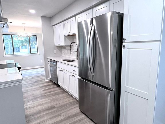 5th image of 21 Country Magnolia Ln #21