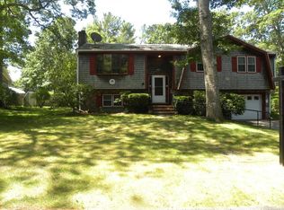 33 Catskill Rd, Bourne, MA 02532