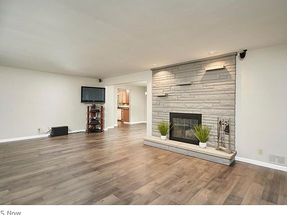 4th image of 662 Strumbly Dr