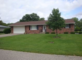 429 N 4th St, Cissna Park, IL 60924