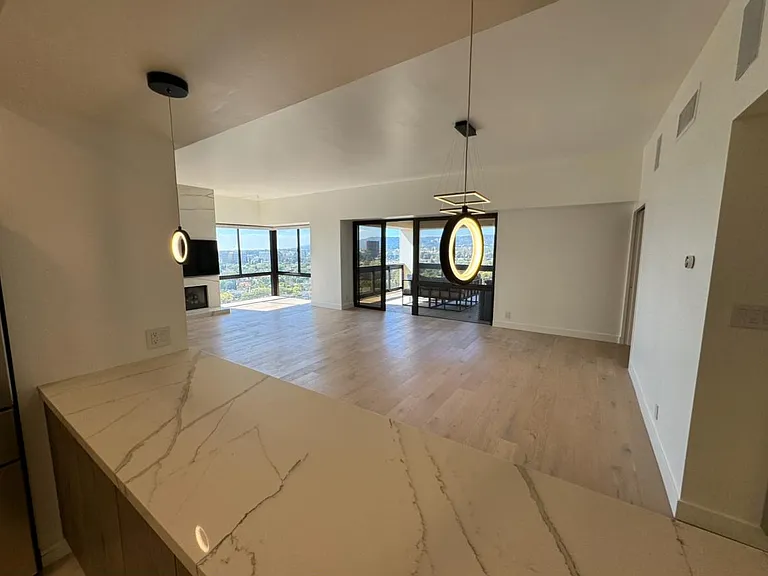 10445 Wilshire Blvd #1804 — Photo 15