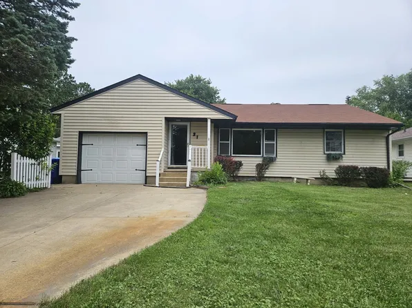 21 7th St NW, Oelwein, IA 50662