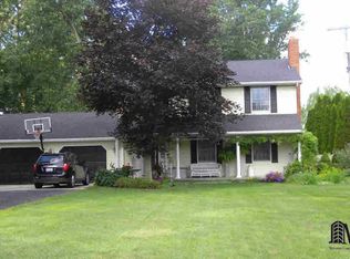 24306 Huron River Dr, New Boston, MI 48164