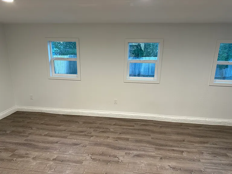 275 Donna Ave — Photo 13