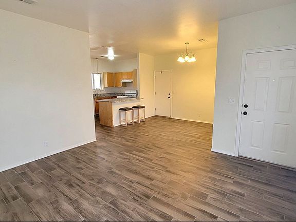 5th image of 3004 Los Tomases Dr NW