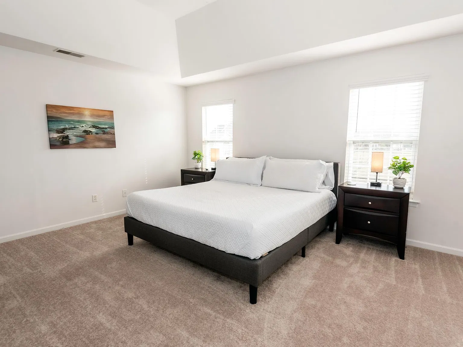 4 bed, 3.5 bath, 3000 sqft, $4,800 — Photo 4