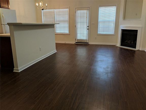 4th image of 2303 Marbleridge Dr