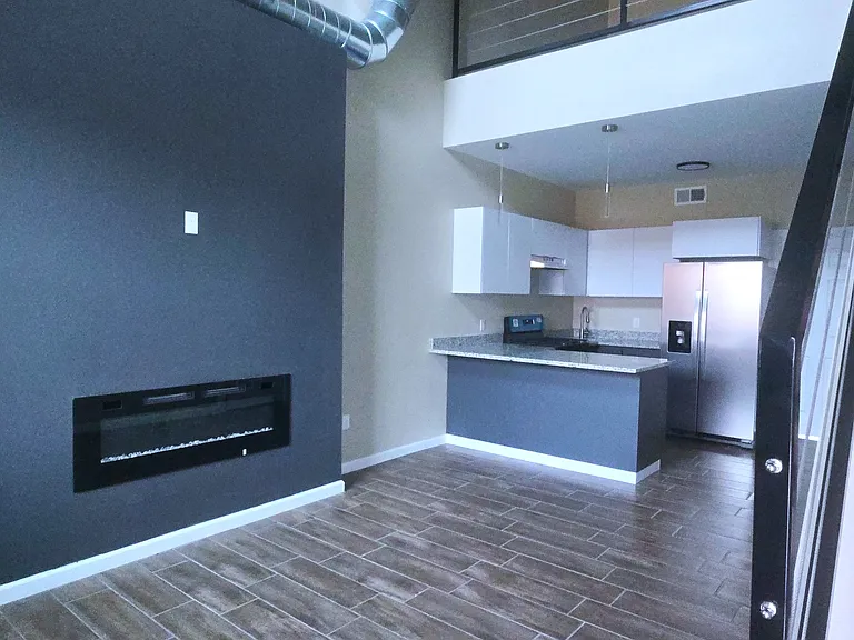 3030 Pera Ave #2 — Photo 5