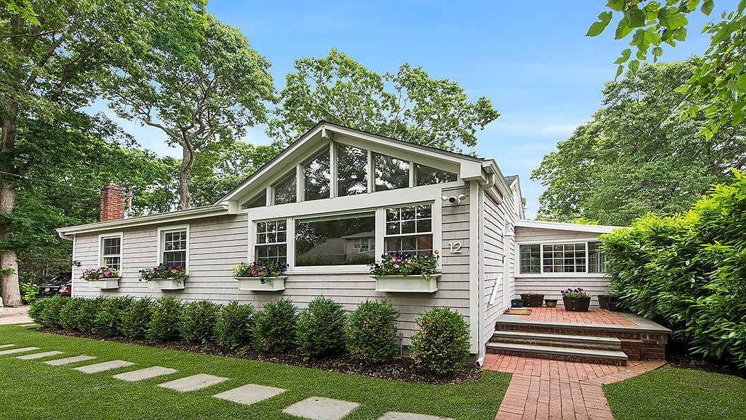 12 Walnut St, Sag Harbor, NY 11963 | Zillow