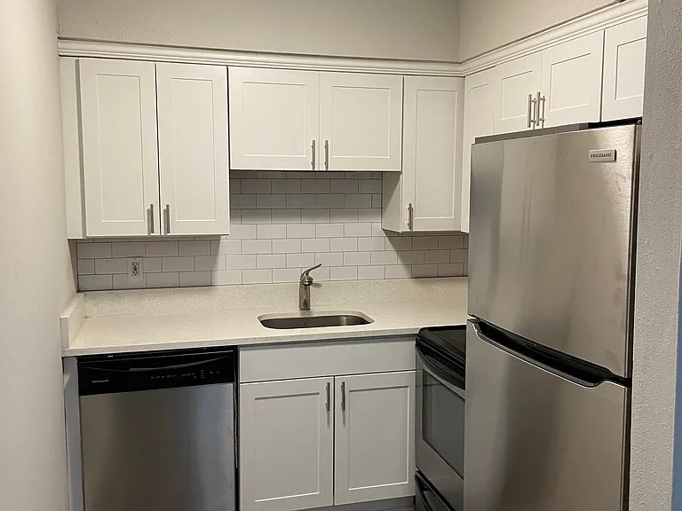 3119 W Deleon St #6 — Photo 1