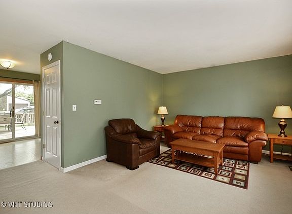 2nd image of 1886 Ashwood Ln