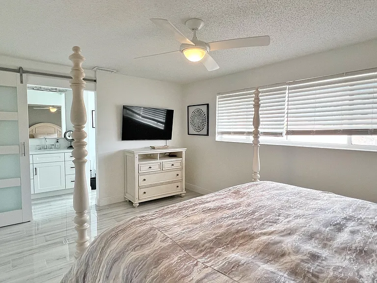 218 Old Meadow Way — Photo 22
