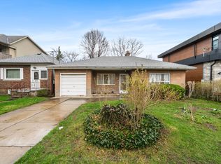 30 Rambert Cres, Toronto, ON M6S 1E6