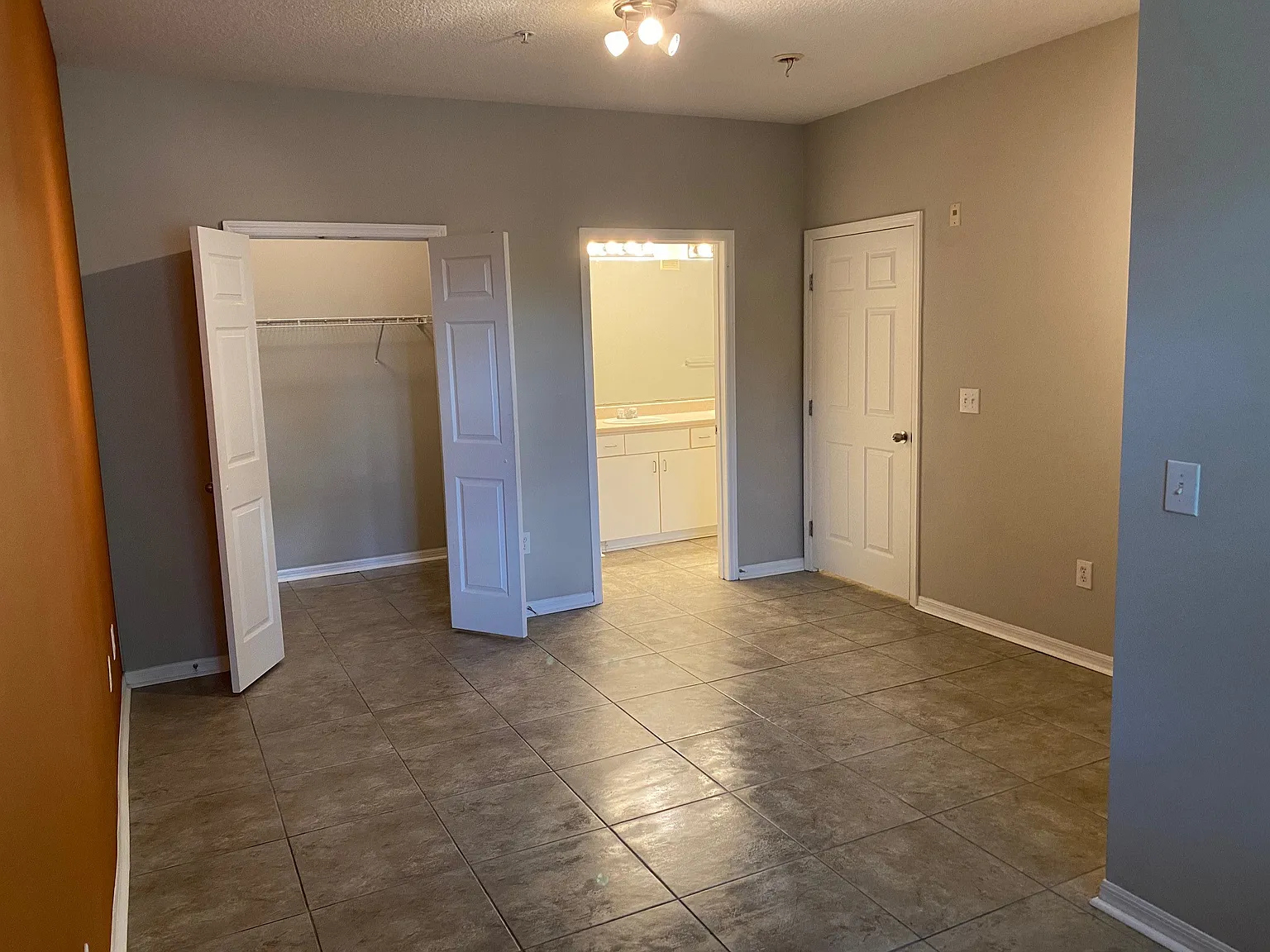 2 bed, 1150 sqft, $2,225 — Photo 3
