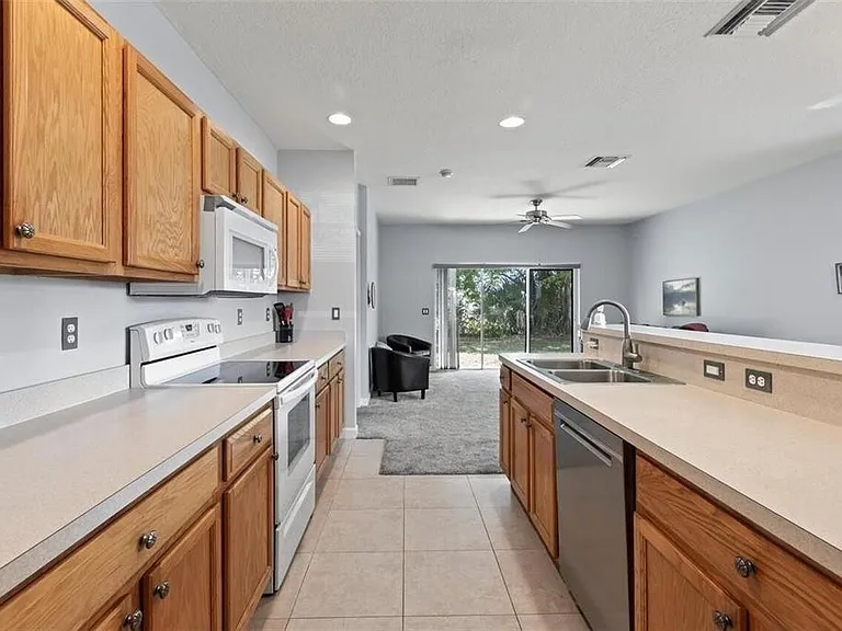 2601 Creekside Dr — Photo 9