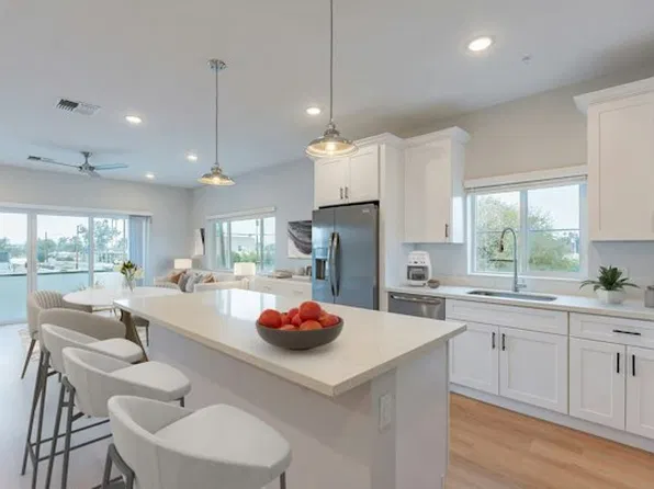 Luxury Townhome with Private Yard & Mountain Views - ENJOY 1 MONTH RENT FREE!