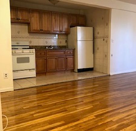 3rd image of 6515 38th Ave APT 3N