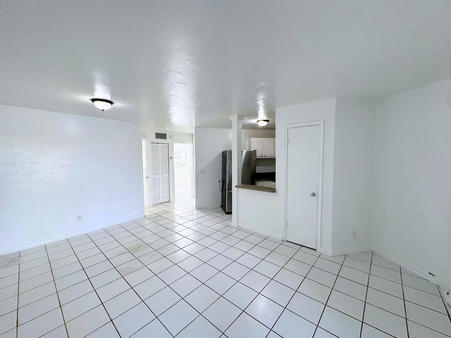 519 West Kalmia Drive - 2 — Photo 3