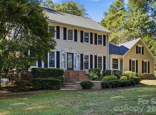 1677 Double Oaks Rd, Fort Mill, SC 29715