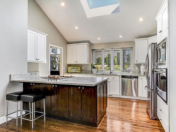 5th image of 13811 SE 64th St