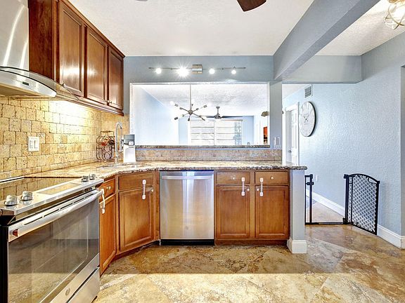 5th image of 7500 NW 17th Street #205