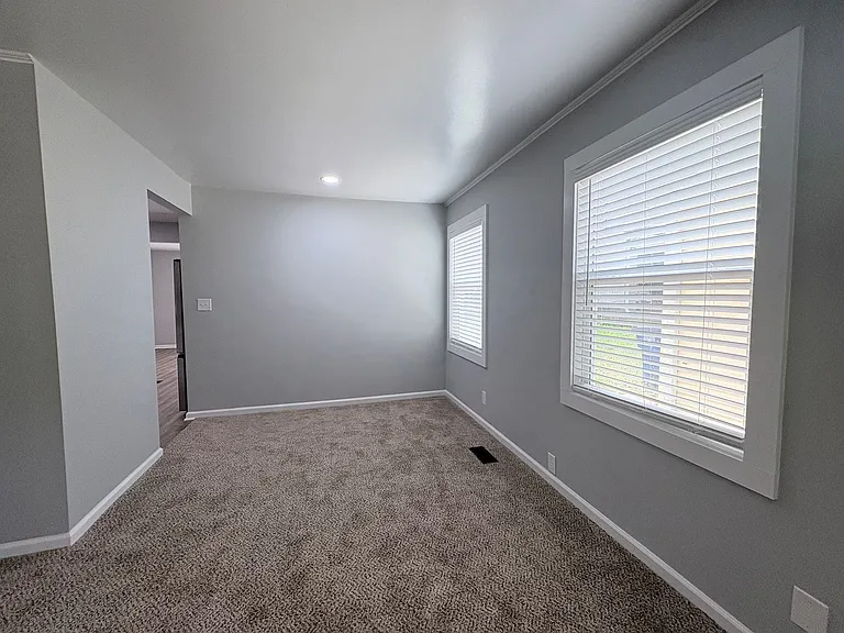 2624 Philip St — Photo 35
