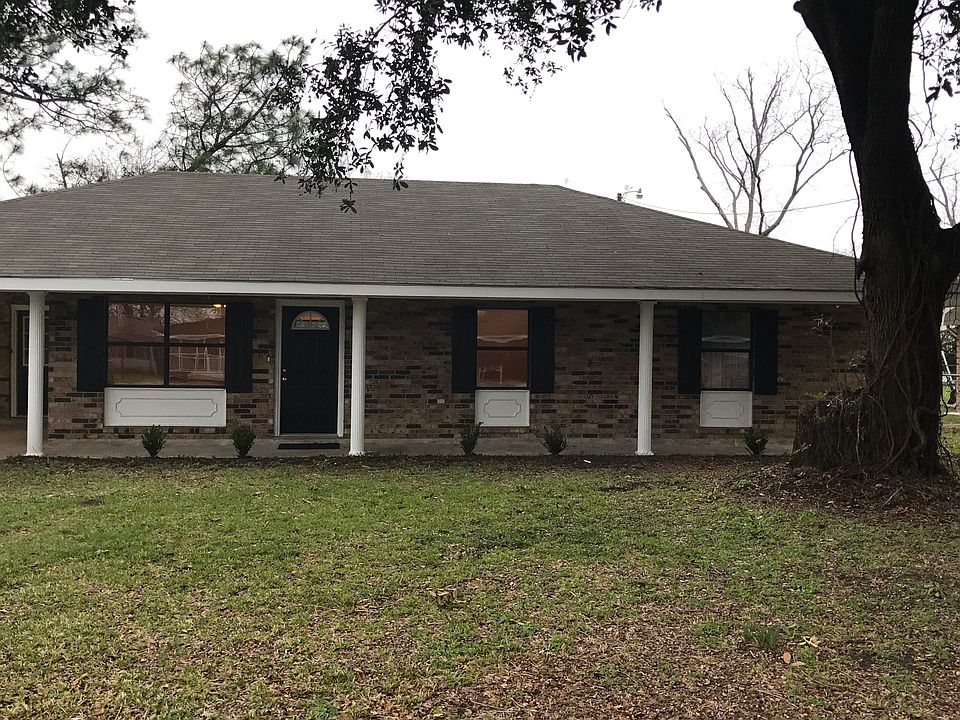 1st image of 109 Burns Dr