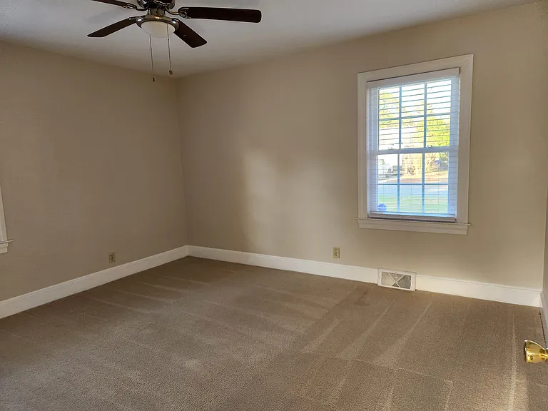 204 Adams Blvd — Photo 14