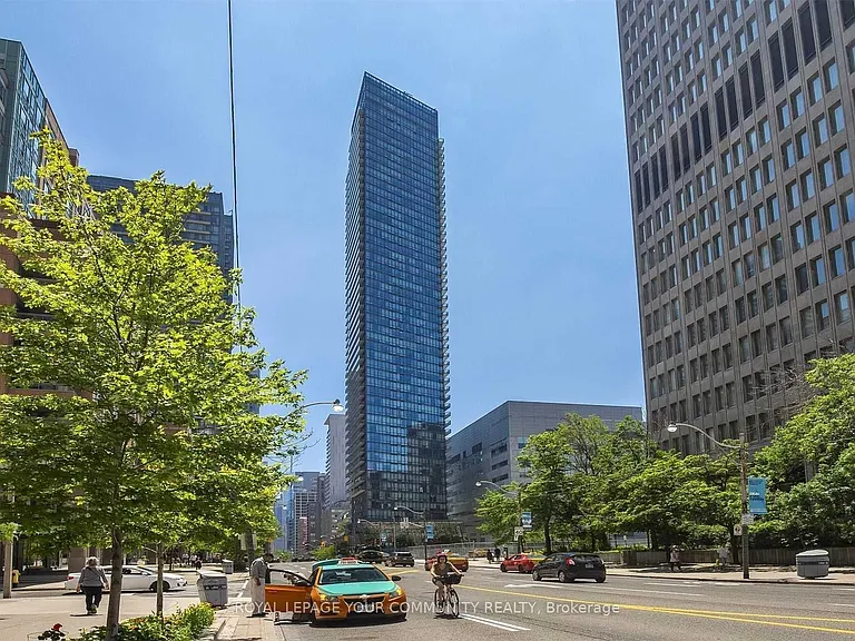 832 Bay St #1505 — Photo 7