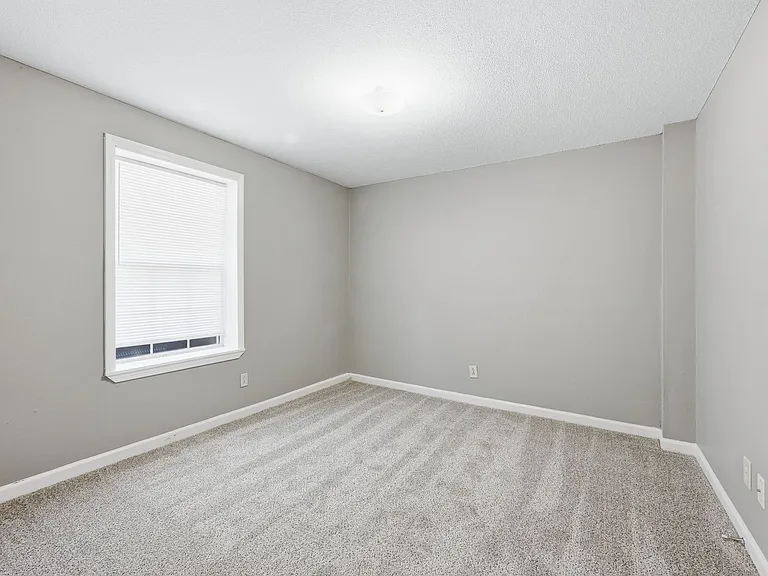 705 Peachers Dr — Photo 6