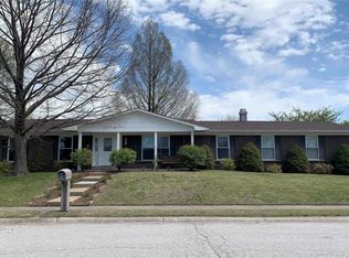 3100 Kister Dr, Saint Charles, MO 63301