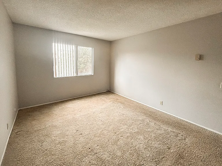 389 S Lincoln Ave #11 — Photo 6