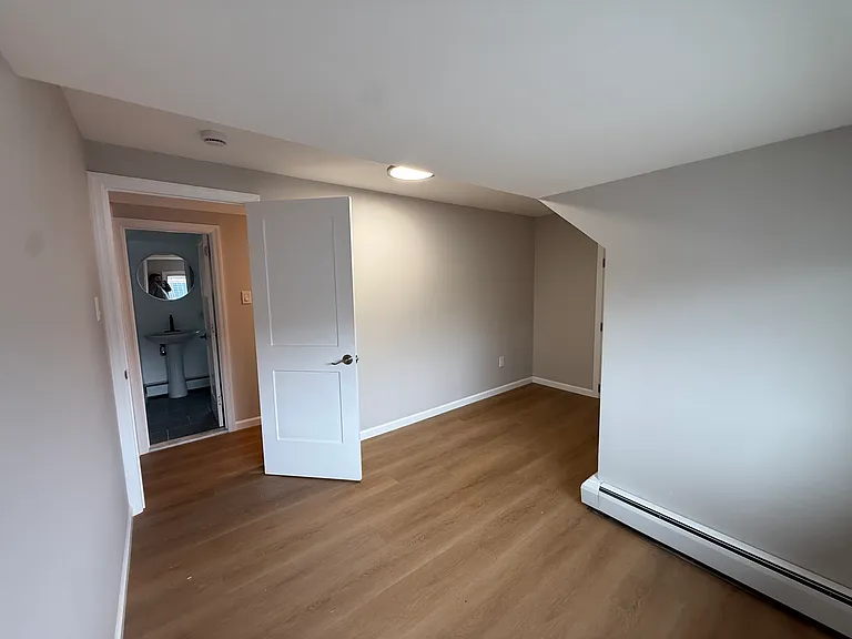 814 Hessian Ave — Photo 13