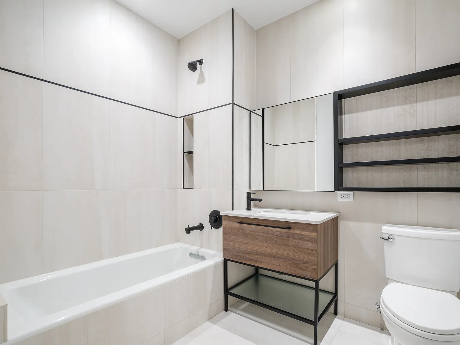 860 Lorimer Street — Photo 4